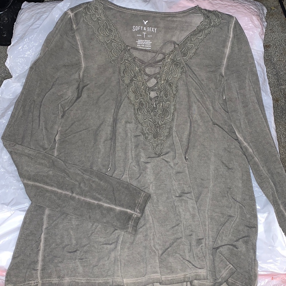 Xsmall, olive green long sleeve shirt. Soft and sexy by American eagle